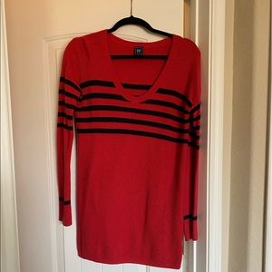 Red GAP sweater